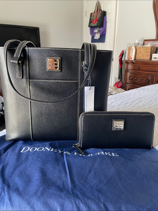 Dooney & Bourke Handbags - Dooney & Bourke Black Saffiano Leather Tote with Zip Wallet Set